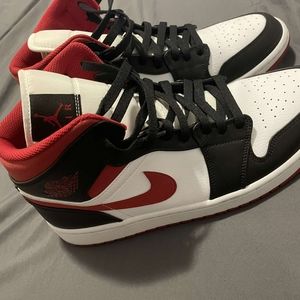 Jordan 1 mids